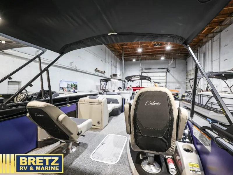 Slide: The Image of Barletta Boats C22UC 2026 - 19