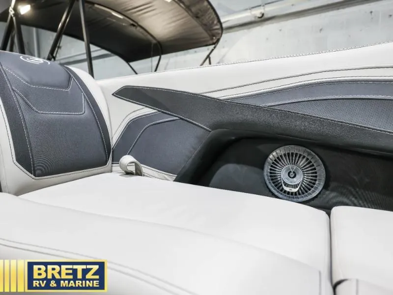 Slide: The Image of Barletta Boats C22UC 2026 - 16