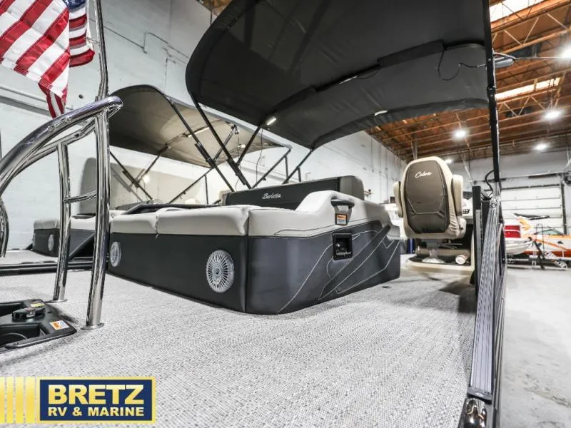 Slide: The Image of Barletta Boats C22UC 2026 - 11
