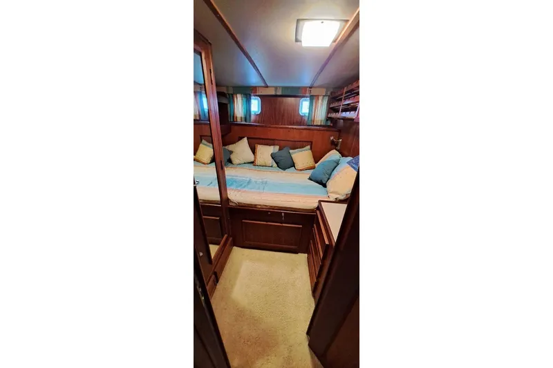 Slide: The Image of Hatteras 53 Yacht Fisherman 1979 - 23