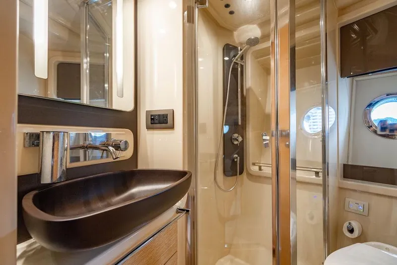 Slide: The Image of Azimut 50 2016 - 29