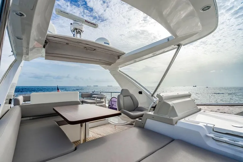 Slide: The Image of Azimut 50 2016 - 40
