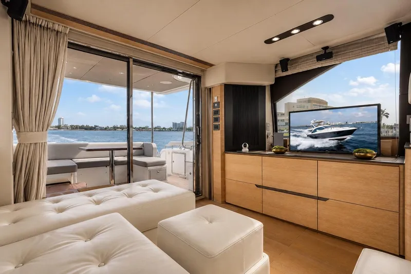 Slide: The Image of Azimut 50 2016 - 16
