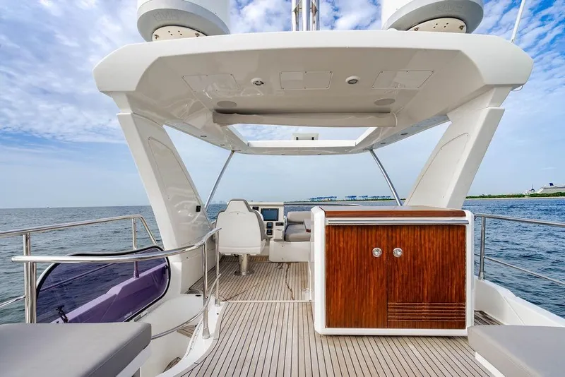 Slide: The Image of Azimut 50 2016 - 35