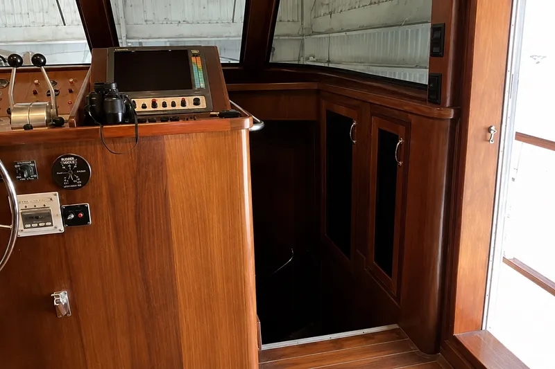 Slide: The Image of Hatteras 77 Cockpit Motor Yacht 1985 - 19
