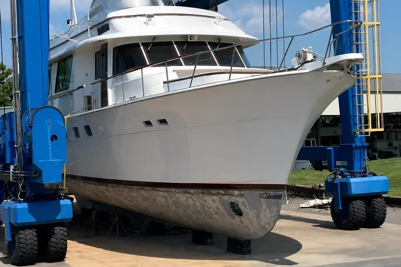 Slide: The Image of Hatteras 77 Cockpit Motor Yacht 1985 - 4