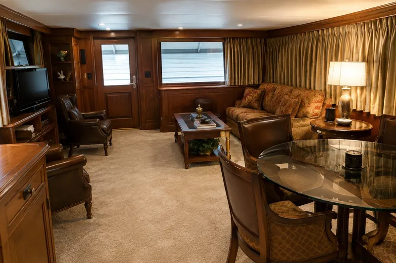 Slide: The Image of Hatteras 77 Cockpit Motor Yacht 1985 - 18