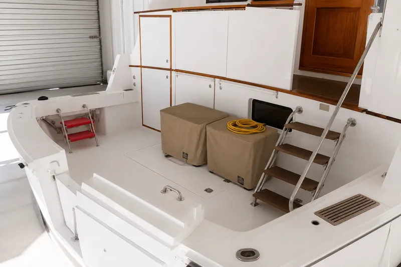 Slide: The Image of Hatteras 77 Cockpit Motor Yacht 1985 - 5
