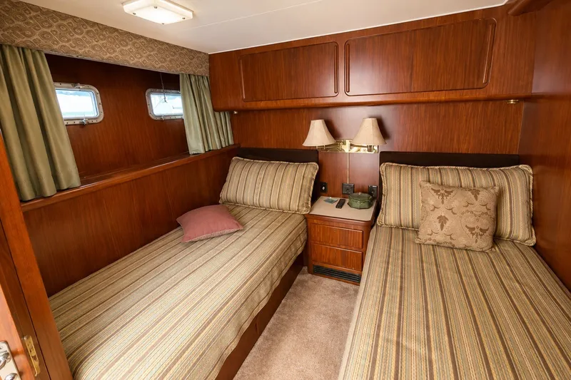 Slide: The Image of Hatteras 77 Cockpit Motor Yacht 1985 - 33