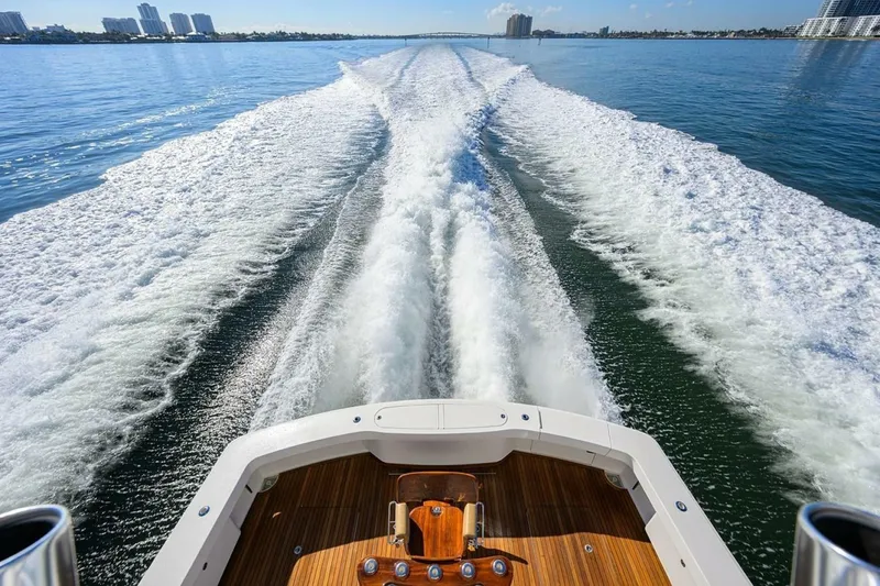 Slide: The Image of Viking Enclosed Flybridge 2010 - 35