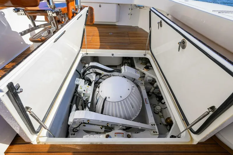 Slide: The Image of Viking Enclosed Flybridge 2010 - 4