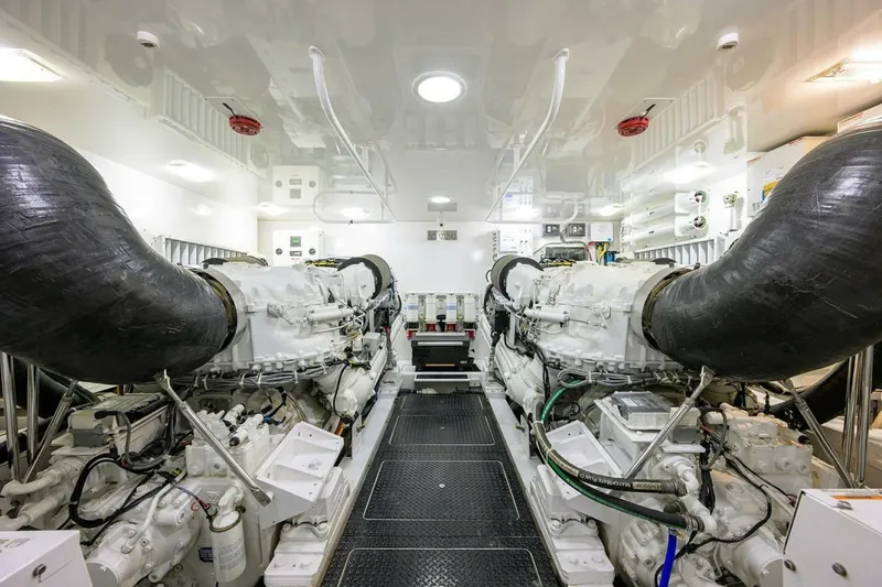 Slide: The Image of Viking Enclosed Flybridge 2010 - 32