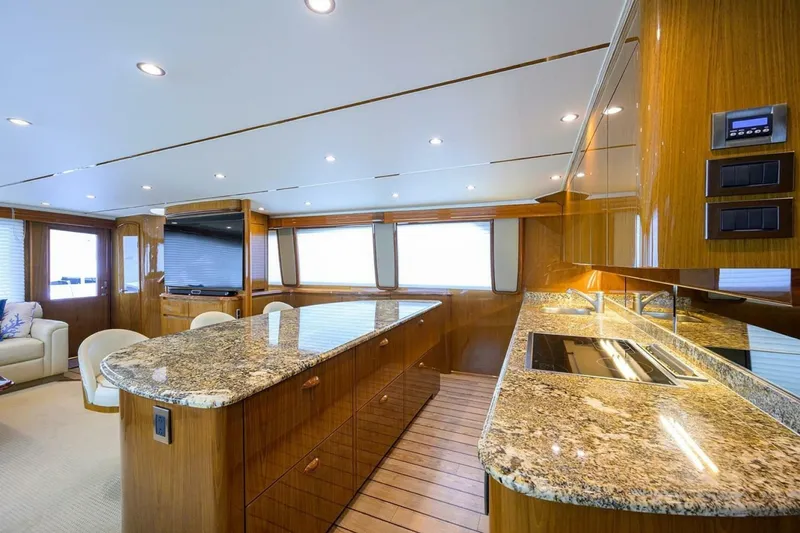Slide: The Image of Viking Enclosed Flybridge 2010 - 10
