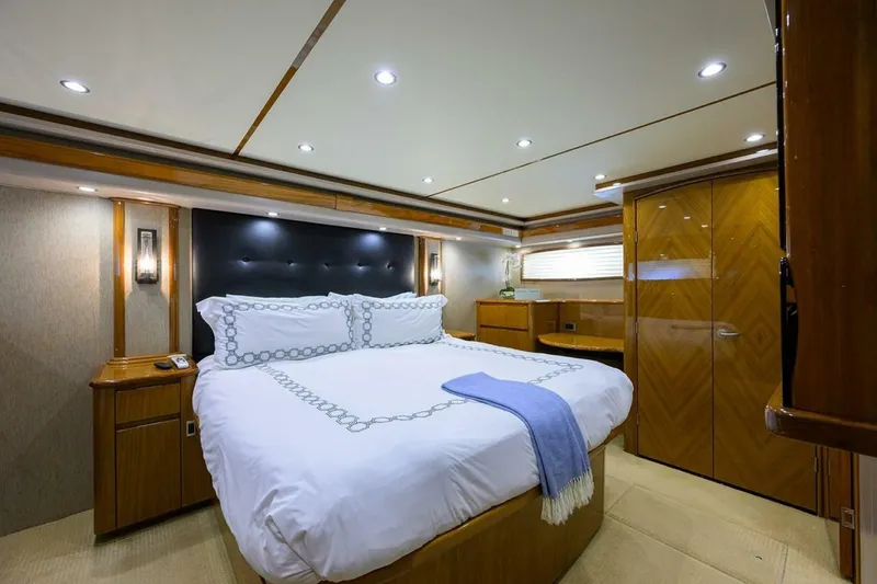 Slide: The Image of Viking Enclosed Flybridge 2010 - 13