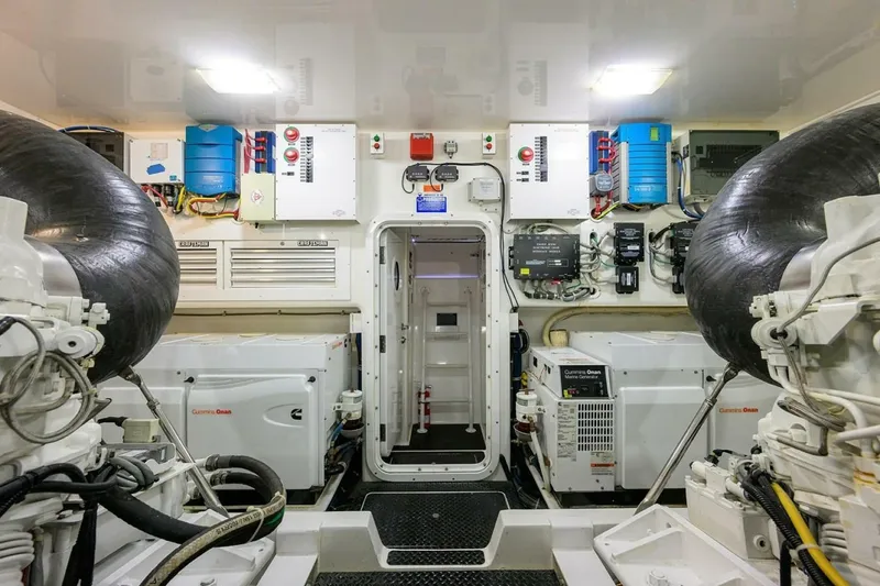 Slide: The Image of Viking Enclosed Flybridge 2010 - 34