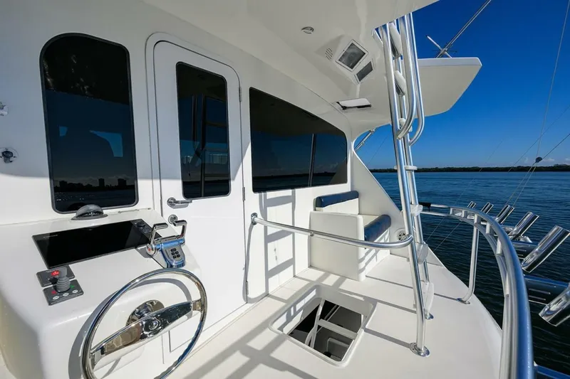 Slide: The Image of Viking Enclosed Flybridge 2010 - 26