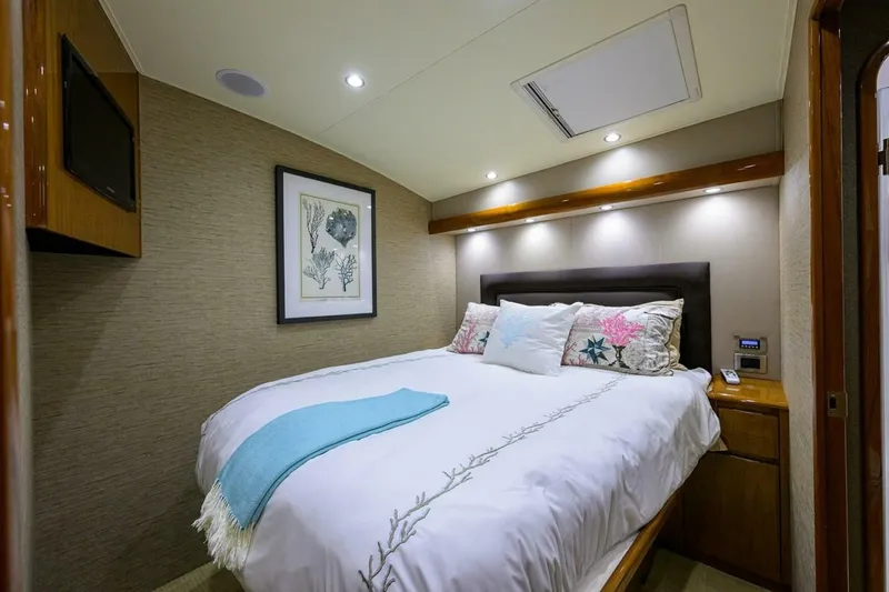 Slide: The Image of Viking Enclosed Flybridge 2010 - 20