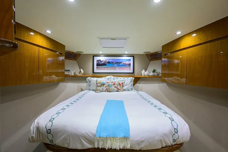 Slide: The Image of Viking Enclosed Flybridge 2010 - 16