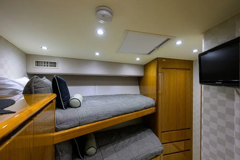 Slide: The Image of Viking Enclosed Flybridge 2010 - 21