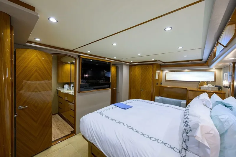 Slide: The Image of Viking Enclosed Flybridge 2010 - 14