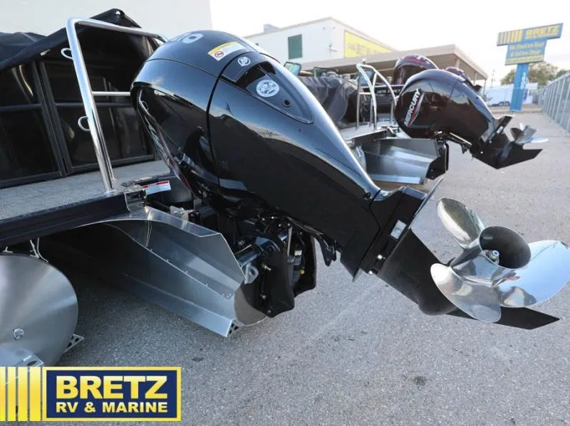 Slide: The Image of Barletta Boats A22QC 2026 - 10