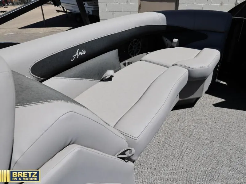 Slide: The Image of Barletta Boats A22QC 2026 - 16