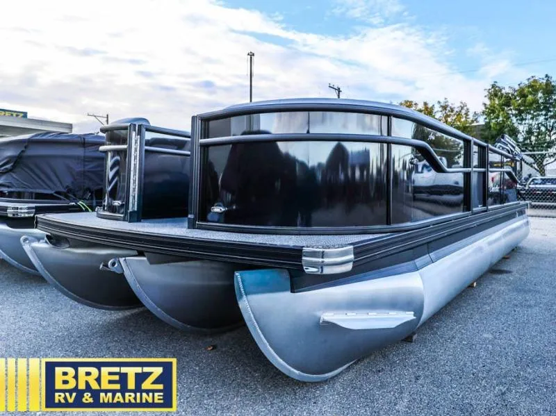 Slide: The Image of Barletta Boats A22QC 2026 - 8