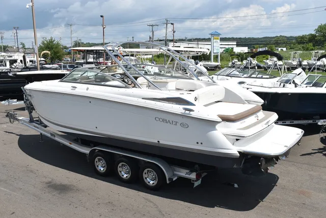 Slide: The Image of Cobalt Boats 302 2012 - 6