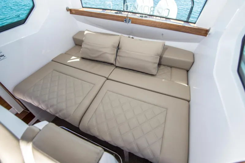 Slide: The Image of Axopar 28 Cabin 2022 - 14