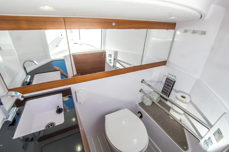 Slide: The Image of Axopar 28 Cabin 2022 - 25