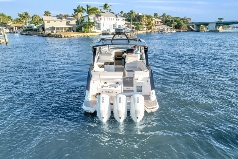 Slide: The Image of Sea Ray 370 SUNDANCER OUTBOARD 2023 - 2