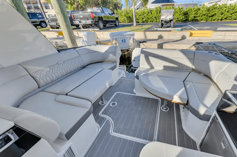 Slide: The Image of Sea Ray 370 SUNDANCER OUTBOARD 2023 - 22