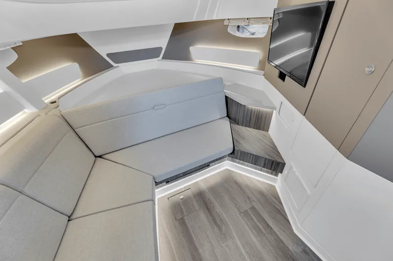 Slide: The Image of Sea Ray 370 SUNDANCER OUTBOARD 2023 - 32