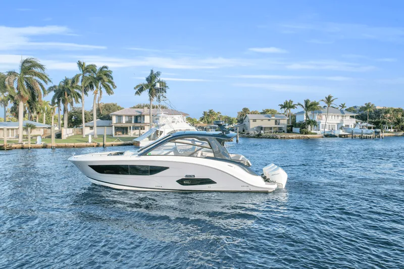 Slide: The Image of Sea Ray 370 SUNDANCER OUTBOARD 2023 - 4