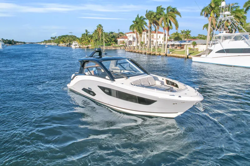Slide: The Image of Sea Ray 370 SUNDANCER OUTBOARD 2023 - 64