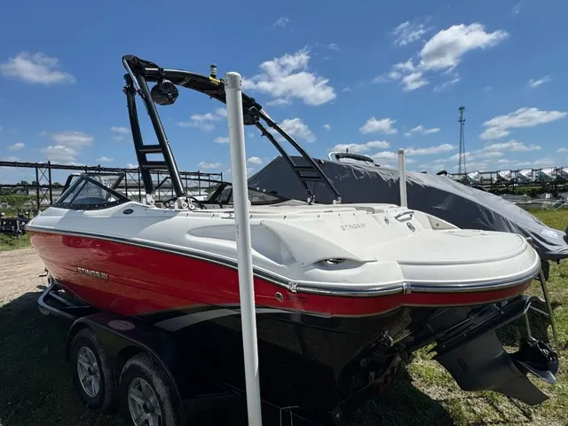 Slide: The Image of Stingray 225LR 2015 - 3