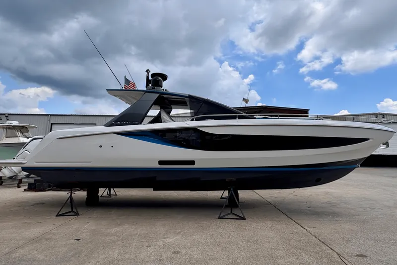 Slide: The Image of Azimut AZ42 VERVE 2023 - 0