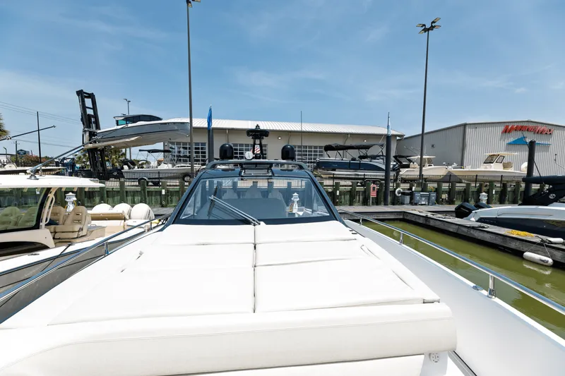 Slide: The Image of Azimut AZ42 VERVE 2023 - 16