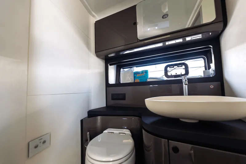 Slide: The Image of Azimut AZ42 VERVE 2023 - 19