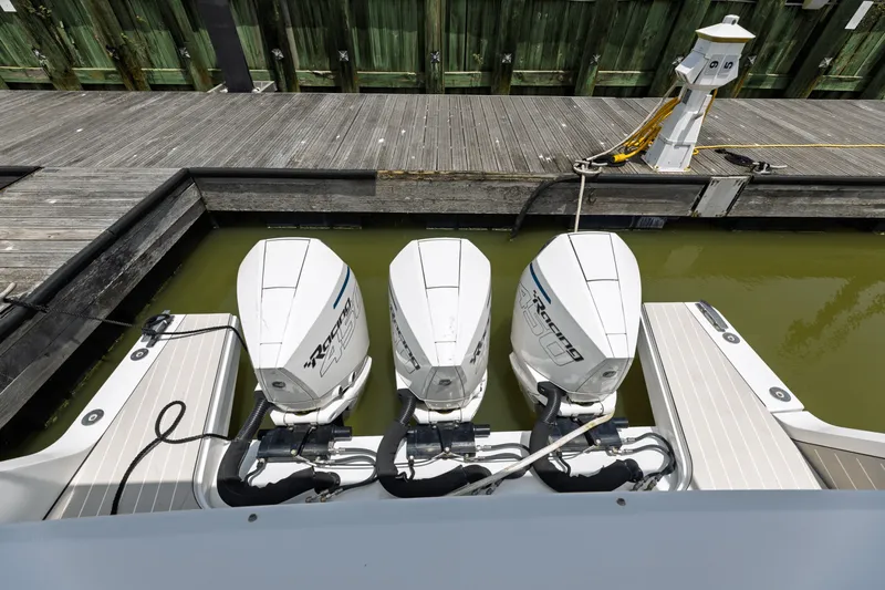 Slide: The Image of Azimut AZ42 VERVE 2023 - 7