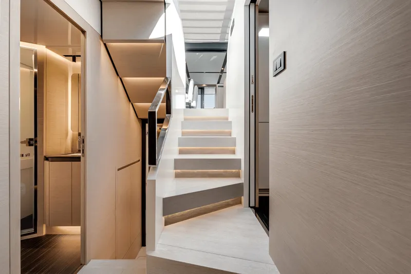 Slide: The Image of Azimut S8 2024 - 25