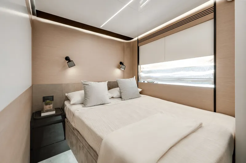 Slide: The Image of Azimut S8 2024 - 30