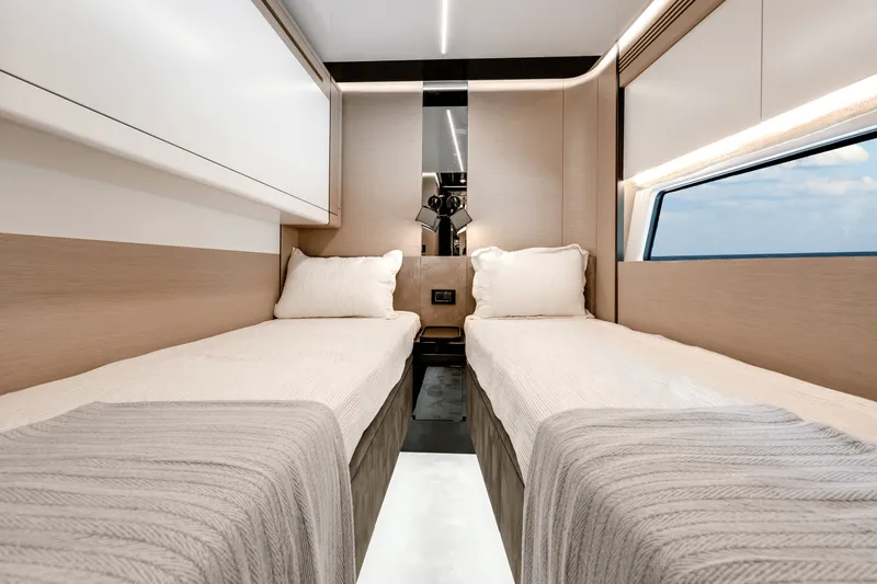 Slide: The Image of Azimut S8 2024 - 35