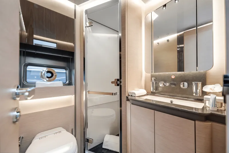 Slide: The Image of Azimut S8 2024 - 36