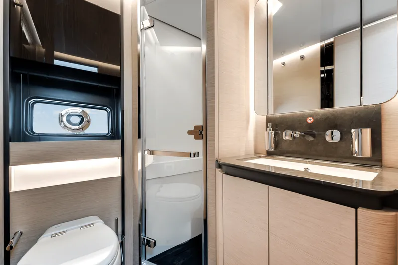 Slide: The Image of Azimut S8 2024 - 37