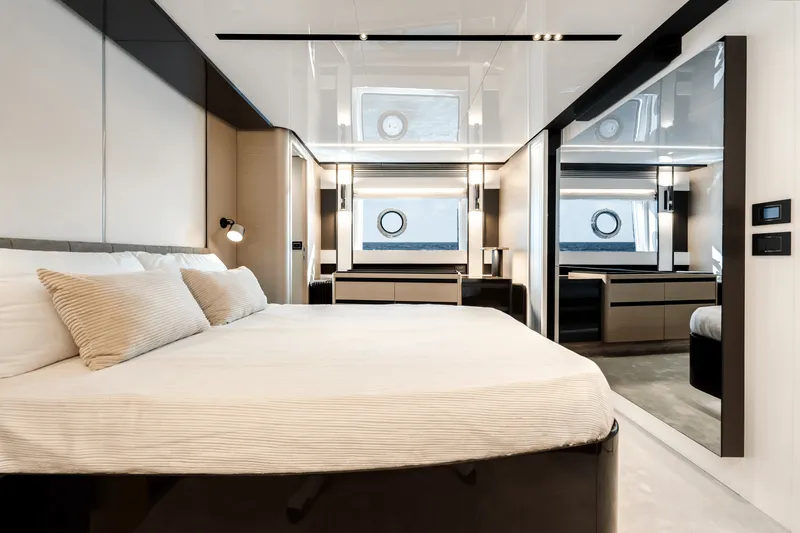 Slide: The Image of Azimut S8 2024 - 43