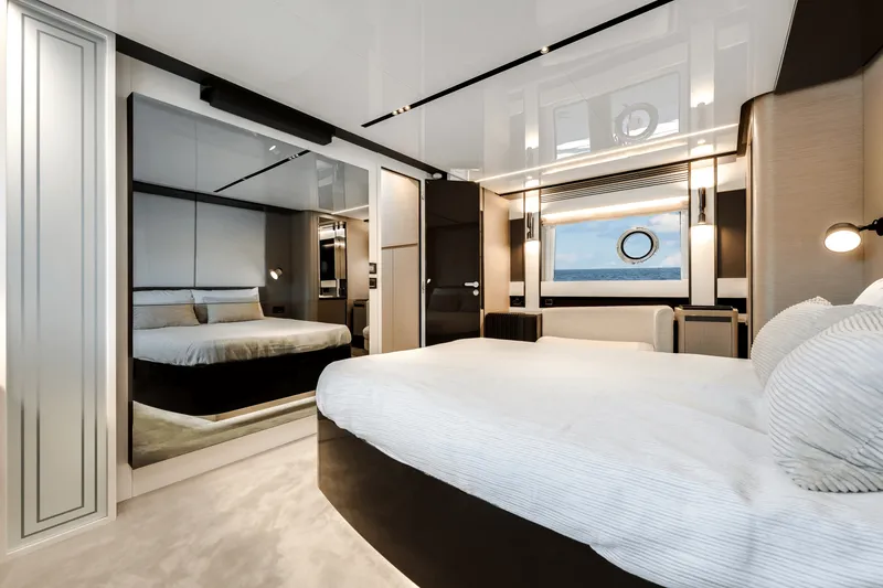 Slide: The Image of Azimut S8 2024 - 45