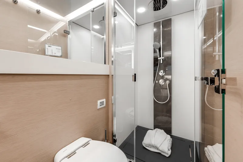 Slide: The Image of Azimut S8 2024 - 48