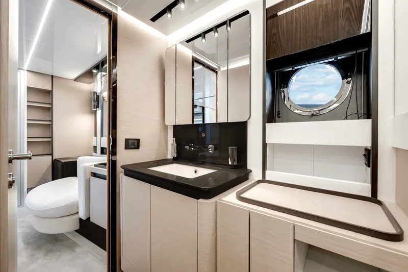 Slide: The Image of Azimut S8 2024 - 50