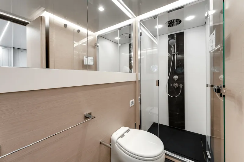 Slide: The Image of Azimut S8 2024 - 51